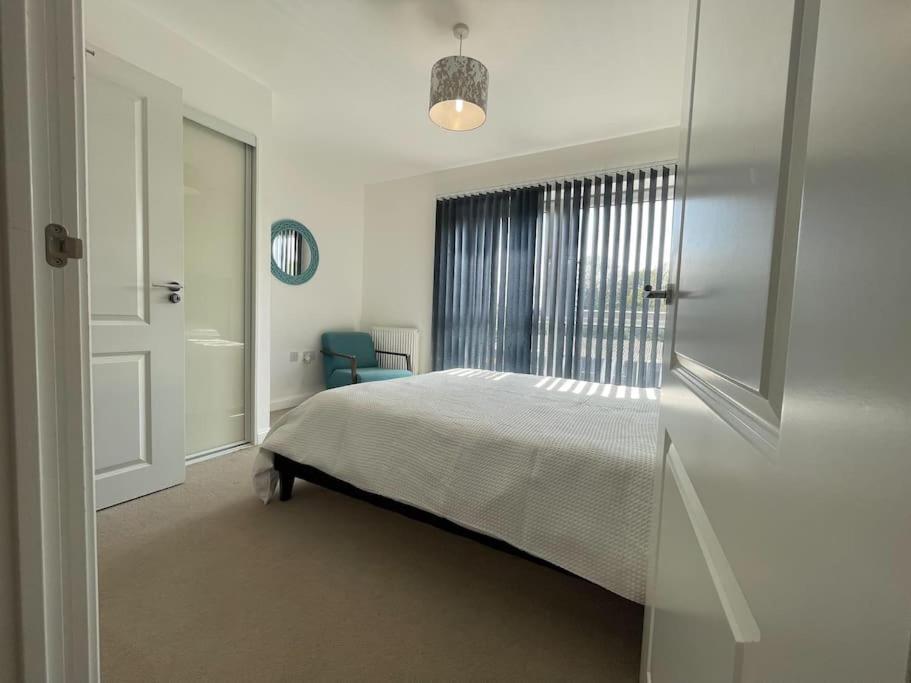 Stylish Station Apartment In Rochester With Free Parking Wainscot Exteriér fotografie